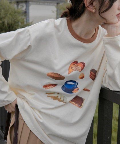 ブレッドプリントロングTシャツ